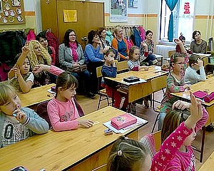 Ismerős látogatók az elsősöknél