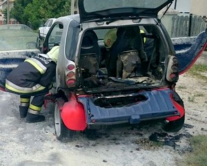 Autó égett Vásárhelyen