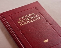 Mindenkinek saját példánya lesz