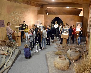 Iskolások a Tornyai-múzeumban