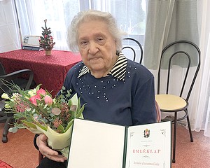 90 éves Asztalos Zsuzsanna