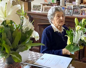 95 éves Mimi néni