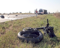 Szolgálaton kívüli rendőr halálos motorbalesete