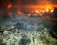 Leégett egy bútorraktár épület Szegeden