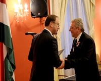 Dr Kószó Péter Magyar Arany Érdemkeresztet kapott