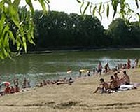 Lassú víz partot mos