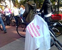 Kerékpározás az emlőrákellenes küzdelem jegyében.