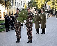 Aludjatok, Ti áldott hőseink, Pihenj Te néma hadsereg!