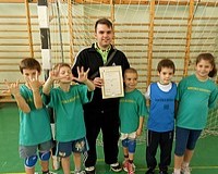 Tarolt a Koczka Kézisuli fiúcsapata