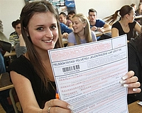Itt a döntés: 55 ezren tanulhatnak ingyen az egyetemeken 2013-tól