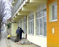Költöznek