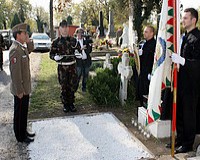 Aludjatok Ti áldott hőseink, Pihenj Te néma hadsereg!