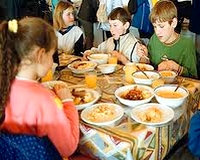 Tovább bővül az ingyen étkező gyerekek köre